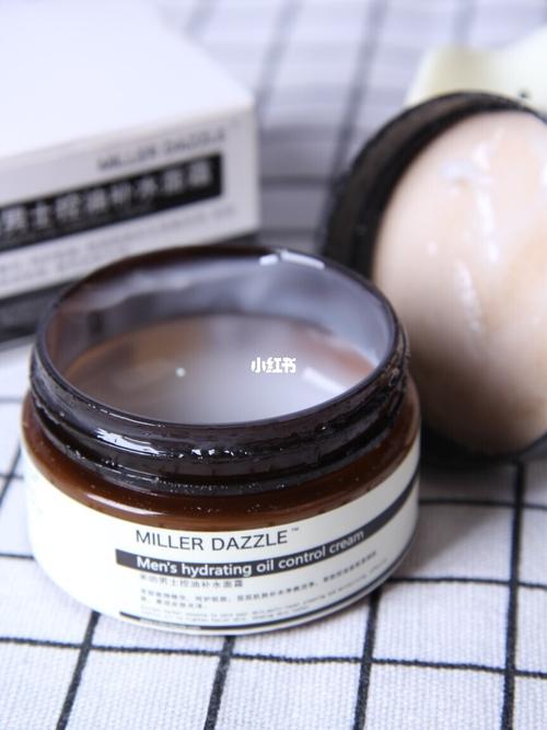 溫和不刺激的潔面護(hù)理讓肌膚更加清潔舒適