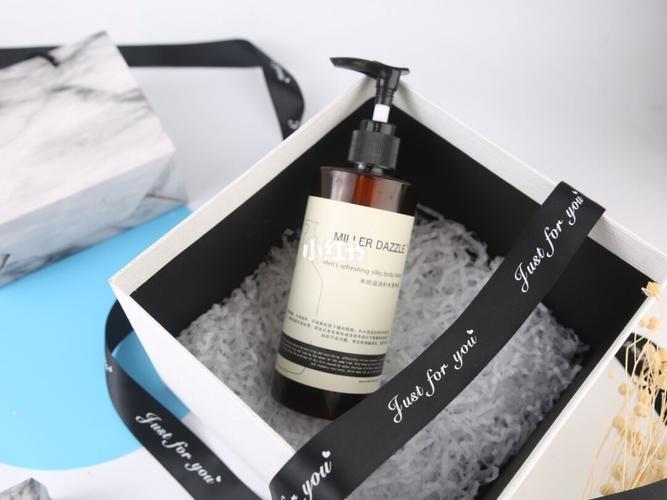 展現(xiàn)你的時尚品味，成為潮流風(fēng)向標(biāo)